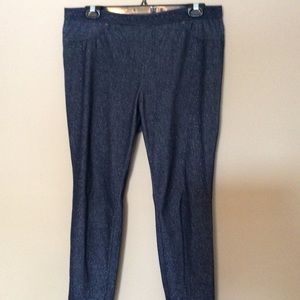 Dark jegging with slight sparkle